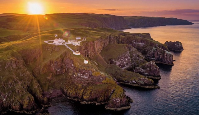LIGHTKEEPERS RETREAT, country holiday cottage in St Abbs