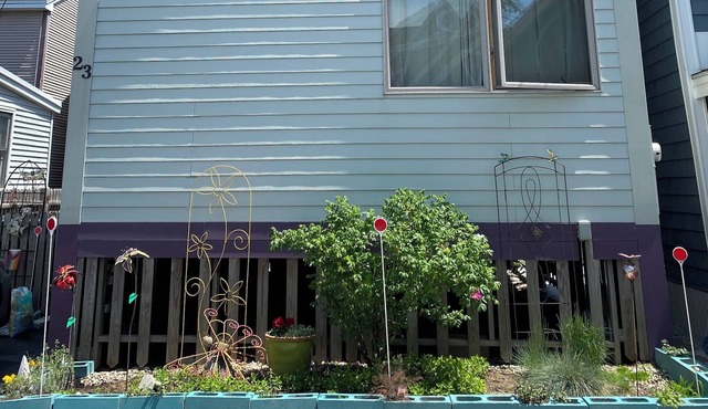 Lil House - Charming Cottage By the Sea ~ Pet Friendly