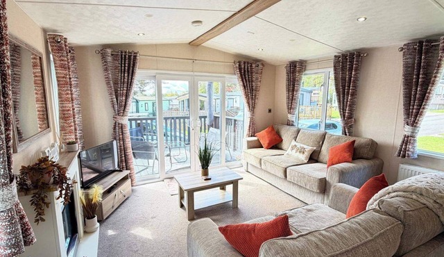 Lillardsedge Apartment Sleeps 6 with Parking