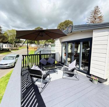 Lillardsedge Luxury Apartment Sleeps 6 with Parking