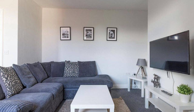 Lily Apartment - Sleeps 3 - Pet friendly - Parking