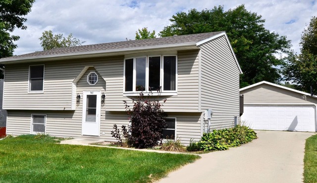 Lily House - 4 BR 2 Bath - Just 4 miles from Mayo Clinic/St. Mary's