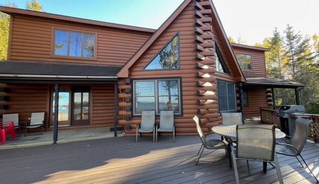 Little Bear Lodge on Drummond Island