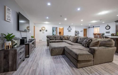 Little Buck Camp - Pet Friendly Game Room