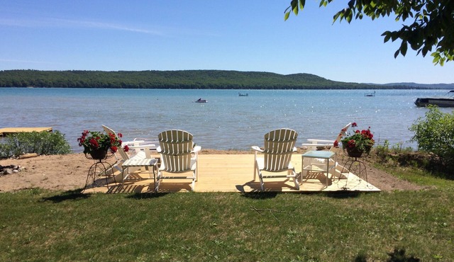 Little Gem on Beautiful Little Glen Lake- NEW LISTING!