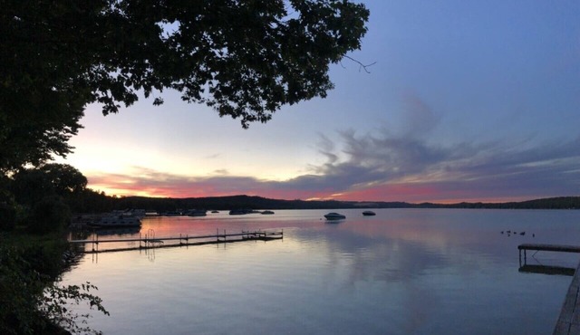 little Glen lake Sleeps 7. Tennis court, lake frontage Near Sleeping Bear Dunes