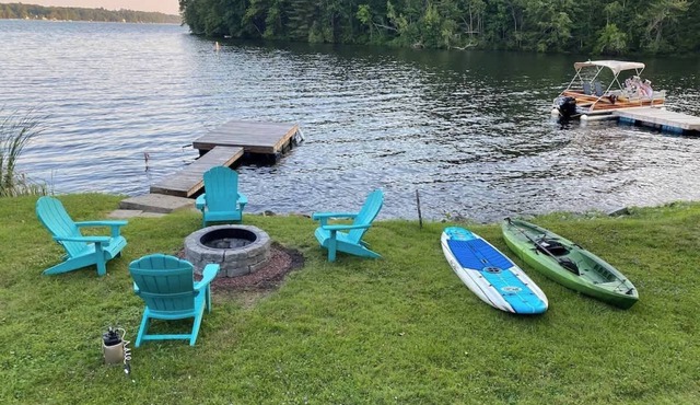 Little Landing Cottage | Lakefront · Dock · Kayaks