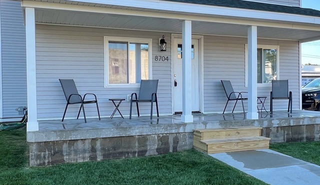 Location! Location! Walking distance of shops and restaurants in town, beach.
