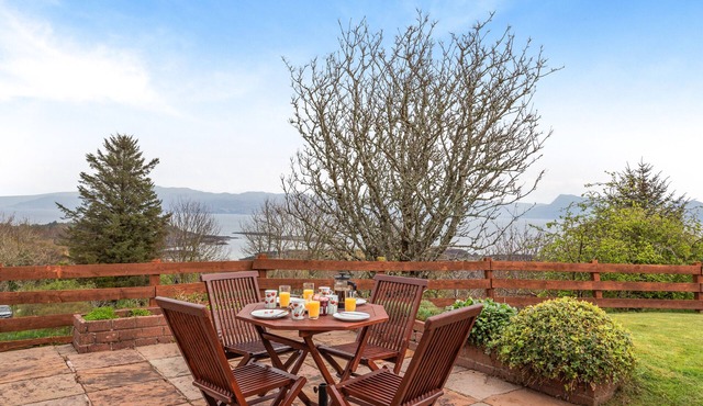 Loch Nibheis - Two Bedroom House, Sleeps 4