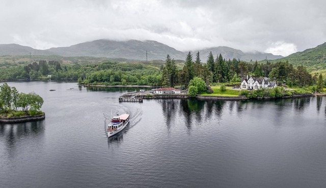 Lochside apartment: stunning views over Loch Katrine