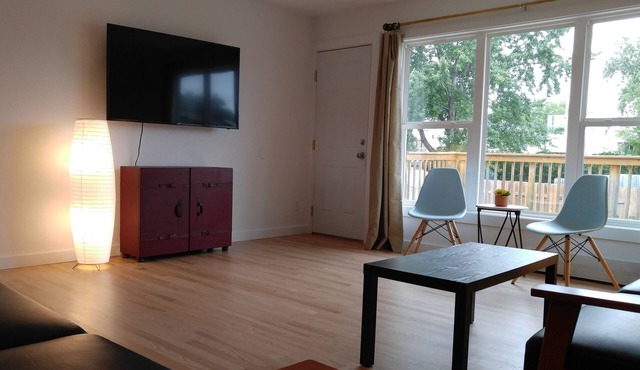 Long Stay Getaway! Stunning 3 Bed Home w/Great Loc