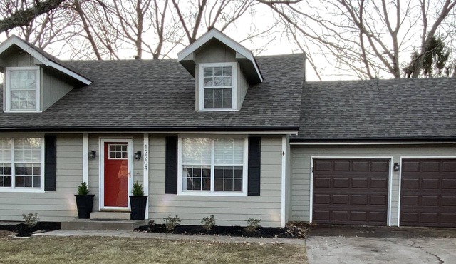 Look No Further! Cool Cape Cod-3 BR-2.5 Bath