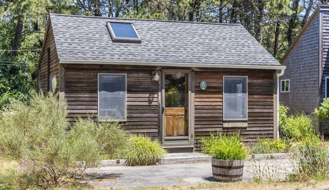 Lovely 2-bedroom cottage with AC in Wellfleet