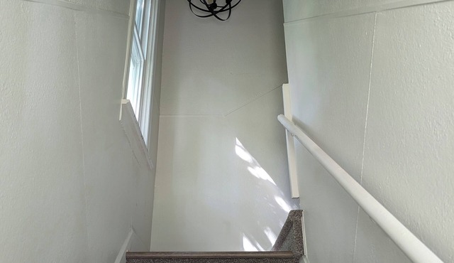 Lovely 2-bedroom top floor apartment with parking and laundry in peaceful Fargo