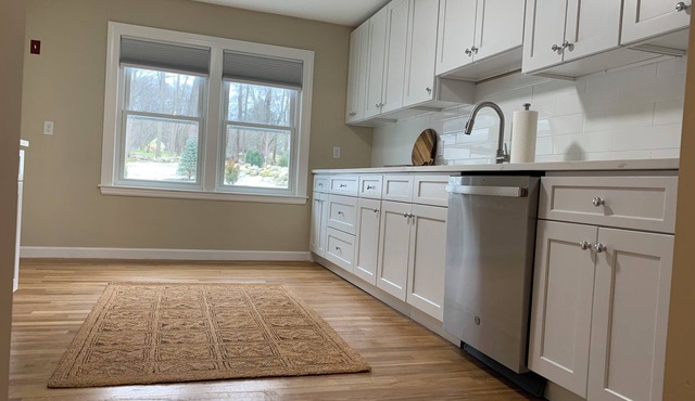 Lovely 3 bedroom - Close to Boston - 1 month stay required