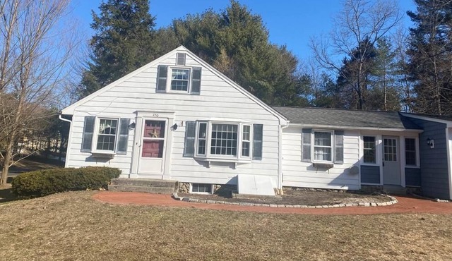 Lovely 3 bedroom home with a 2-car garage