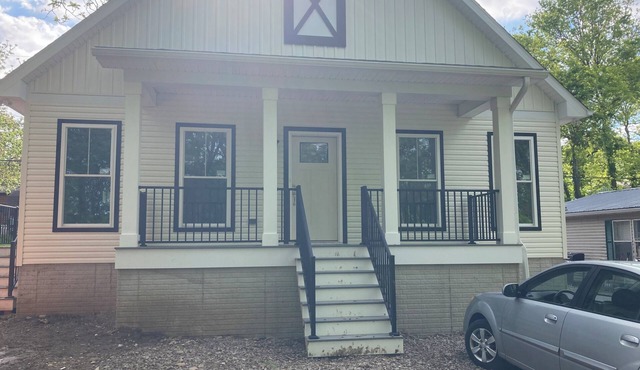 Lovely brand new 3-bedroom house with AC in charming Lakeside Marblehead