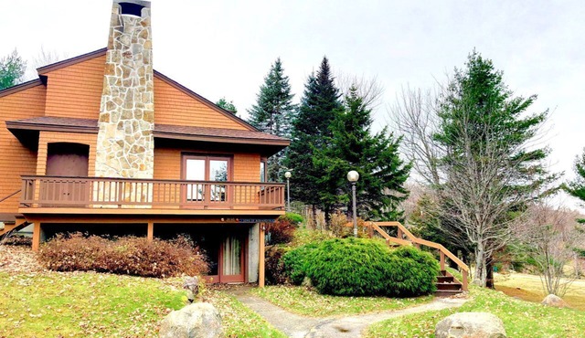 Lovely Bretton Woods Vacation Cottage on a Ski Trail