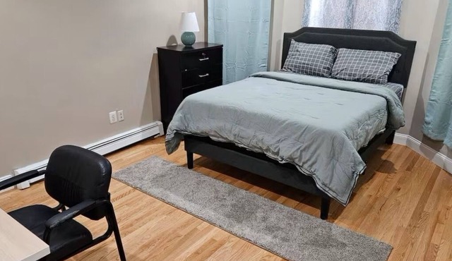 Lovely fully equipped 4-bedroom apartment in charming Boston with parking.