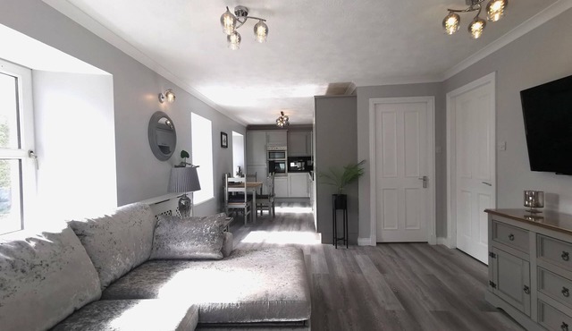 Lovely Modern Flat in Castletown, Highlands