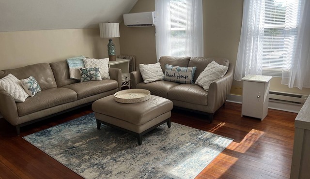 Lovely Upstairs Apartment - Beach getaway on Historic Main St. w/AC