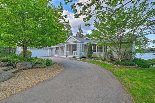 Lovely Waterfront Owls Head Home w/Own Beach