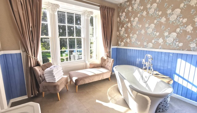 Lunan House
