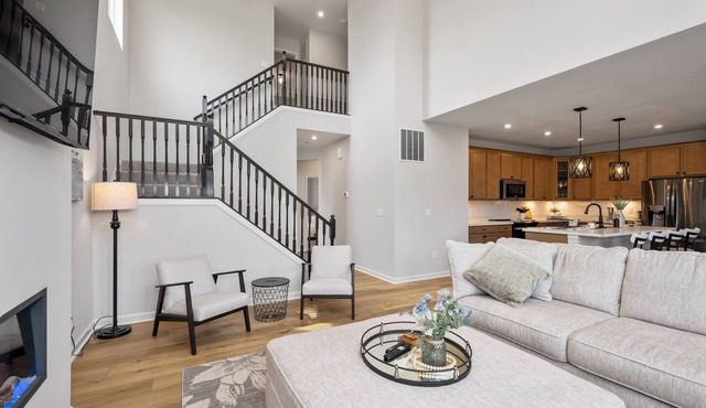 Lunar Haven – Gorgeous 5 BDR Just 25 Min from Ark Encounter!