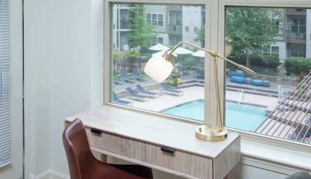 Lux 2BR w Gym Pool sleep 6 in Assembly Square