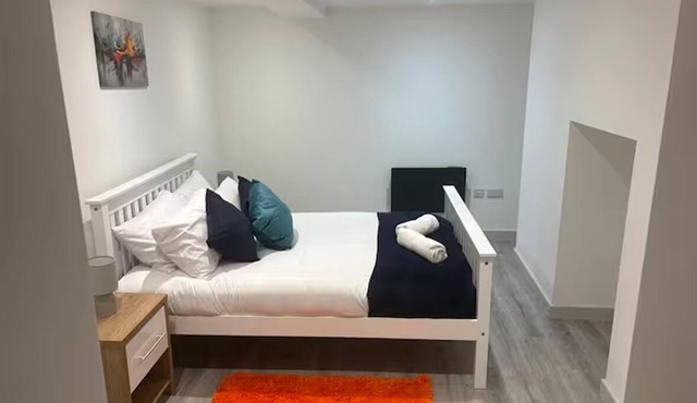 Lux Wolverhampton Stay Near Molineux Stadium