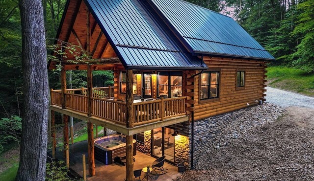 Luxe Log Cabin | Hot Tub | Dog Friendly | Sleeps 4