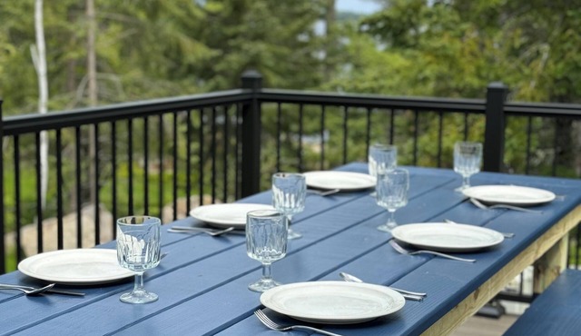 Luxurious newly renovated lake home on Rainy Lake's Gold Shores!