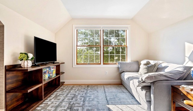 Luxurious New 1 Br/1Ba Apartment with Workspace, Private Garage, W/D