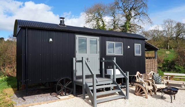 Luxurious Shepherds Huts, Outdoor Baths, Sea Views