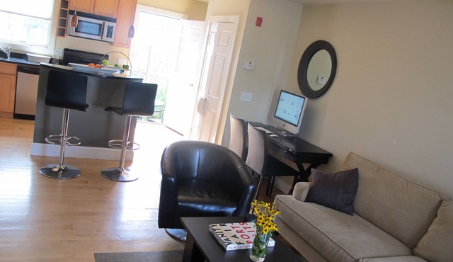 Luxury 2 Bedroom Vacation Rental near West End/1 Block from Beach