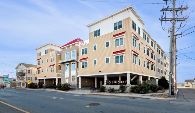 Luxury,3 bedroom, 2.5 bath, townhouse, with central air!