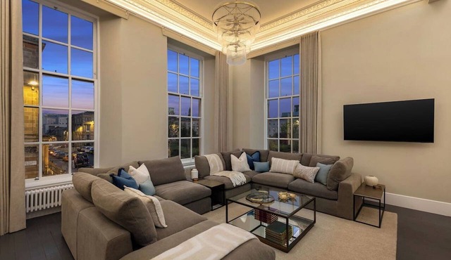 Luxury 4 Bedroom Apartment in Glasgow City Centre
