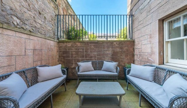 Luxury Apartment with Patio in City Centre