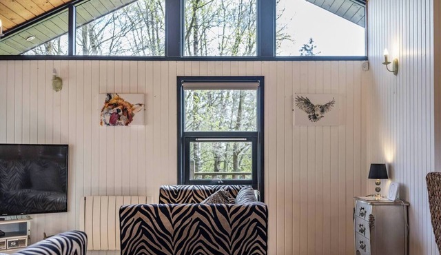 Luxury Cabin With Hot Tub, Sauna & Outdoor Dining