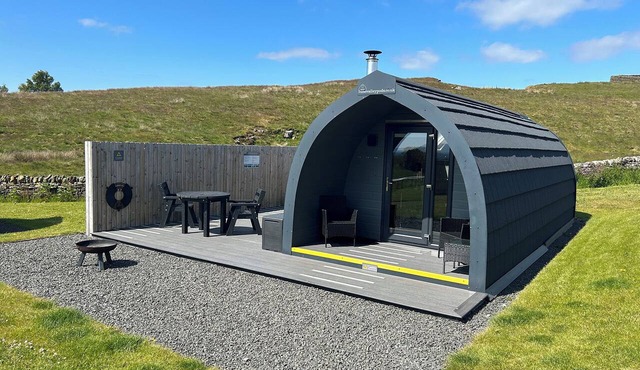 Luxury Castle Pod with Hot Tub