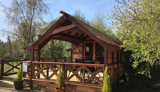 Luxury Cedar Lodge Nr Bath & Bristol