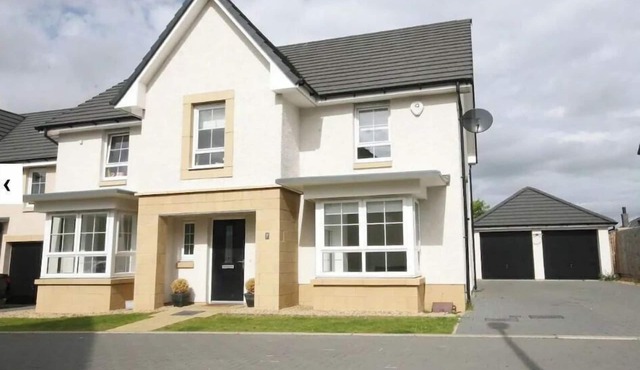 Luxury Detached Home in Edinburgh