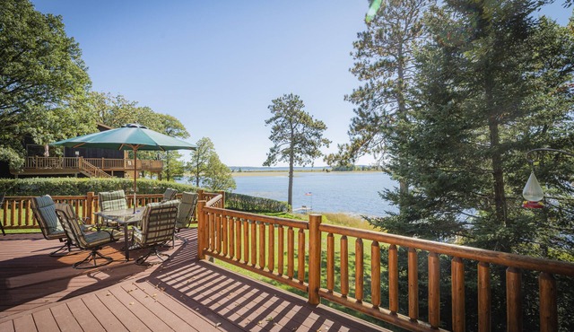 Luxury fishing cabin, Best view of the lake with private dock & covered boatslip
