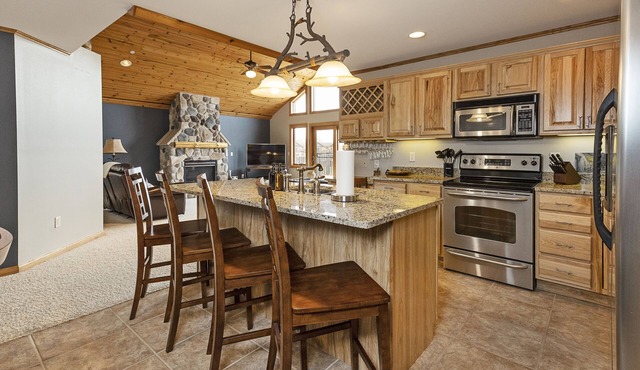 Luxury Lakeside living at Northern Bay Resort. Houses 13 with Exclusive BunkRoom