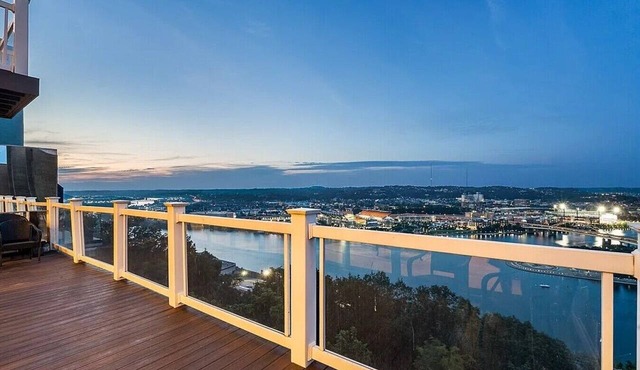 Luxury Living | Skyline Views | Grandview Retreat