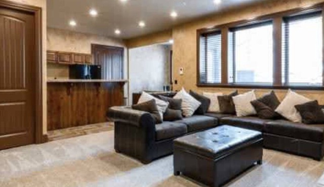 Luxury Lodge-Style Home near Mountain Resorts