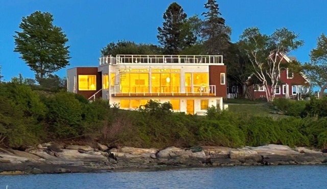 Luxury Maine Living on Peaks Island at Water's Edge