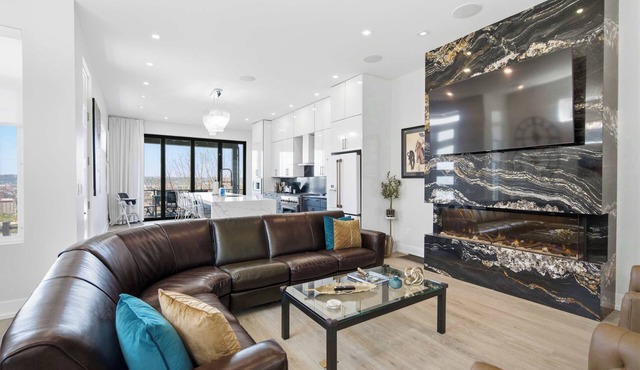 Luxury Mt Adams Retreat Suites