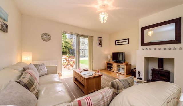 Luxury self catering cottage with swimming pool in the grounds of a Monastery on Loch Ness