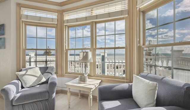 Luxury Villa on Lake Michigan!
